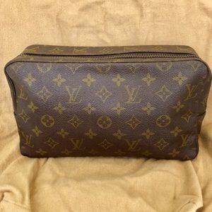 Louis Vuitton Trousse 28 Cosmetic / Toilette Bag